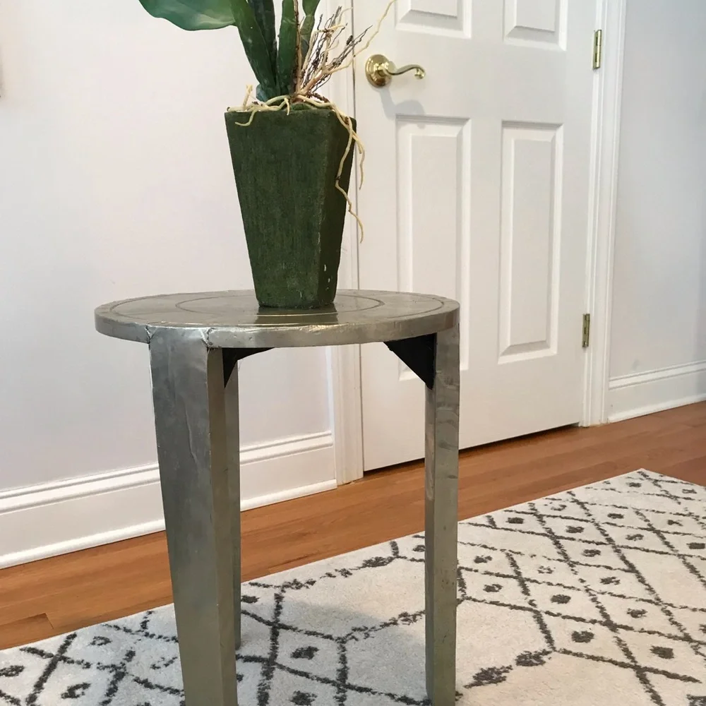 West Elm round table 20” tall